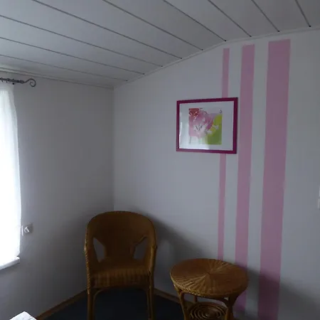 Gemuetliche Ferienunterkuenfte Mit Garten In Holiday home Zweedorf